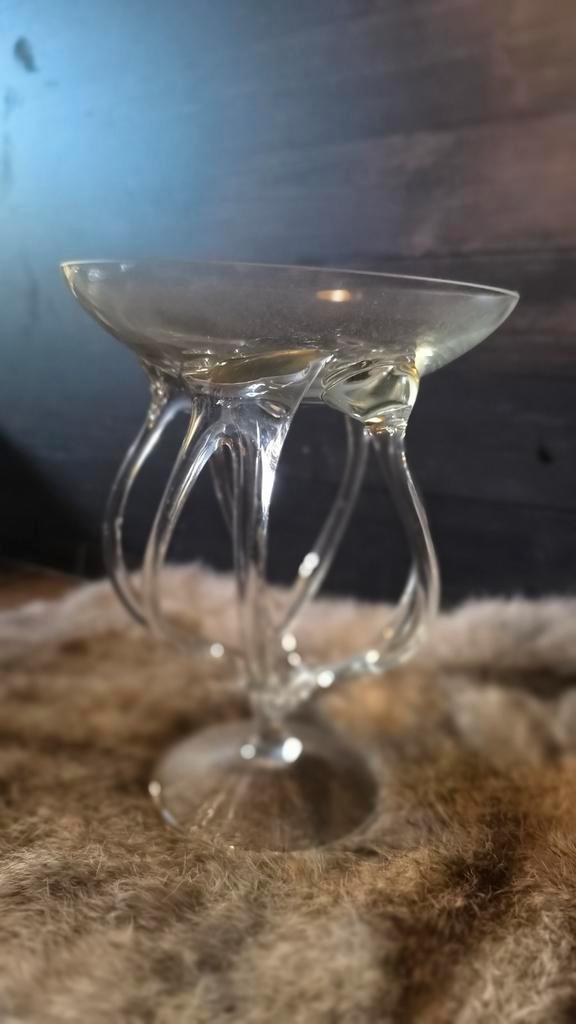 Vintage glazen kunstschaal op sierlijke poten – handgeblazen, Antiek en Kunst, Antiek | Glas en Kristal, Ophalen of Verzenden