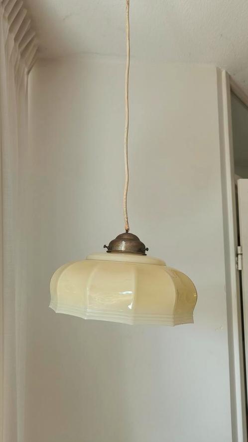 Opaline hanglamp jaren '30 art deco, Huis en Inrichting, Lampen | Hanglampen, Gebruikt, Minder dan 50 cm, Glas, Ophalen