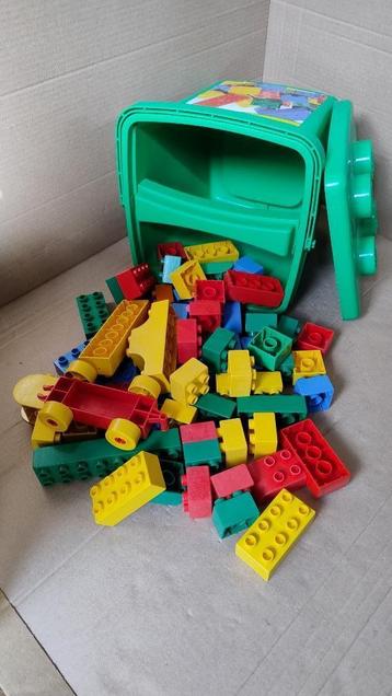 Duplo bak 2226 met deksel, extra gevuld met losse Duplo beschikbaar voor biedingen