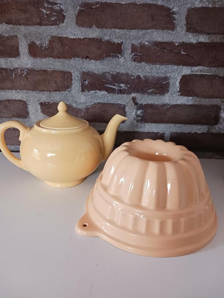 retro Theepot en Puddingvorm, Huis en Inrichting, Keuken | Keukenbenodigdheden, Zo goed als nieuw, Ophalen