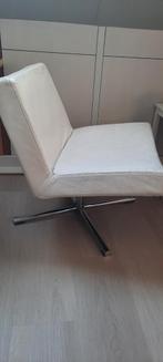 Witte draai fauteuil (2), Huis en Inrichting, Fauteuils, Ophalen, Gebruikt, 50 tot 75 cm, Leer