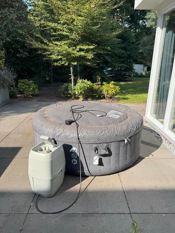 Jacuzzi te koop - Ontspanning in eigen tuin! beschikbaar voor biedingen