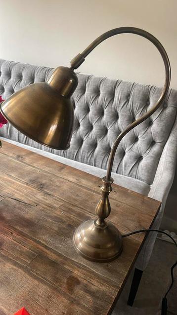 Leuke tafellamp beschikbaar voor biedingen