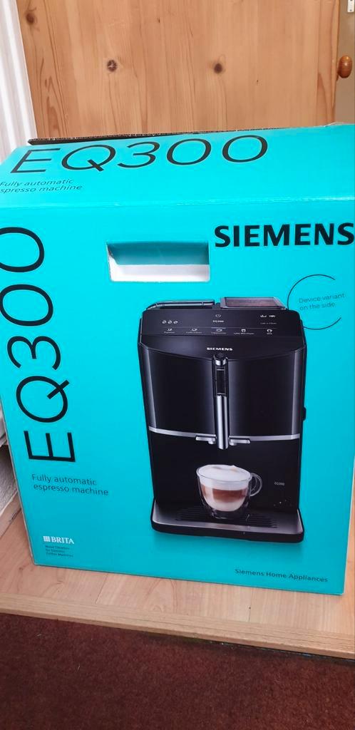 Siemens EQ300 Automatisch Koffiezetapparaat, Witgoed en Apparatuur, Koffiezetapparaten, Nieuw, Koffiebonen, Koffiemachine, 10 kopjes of meer