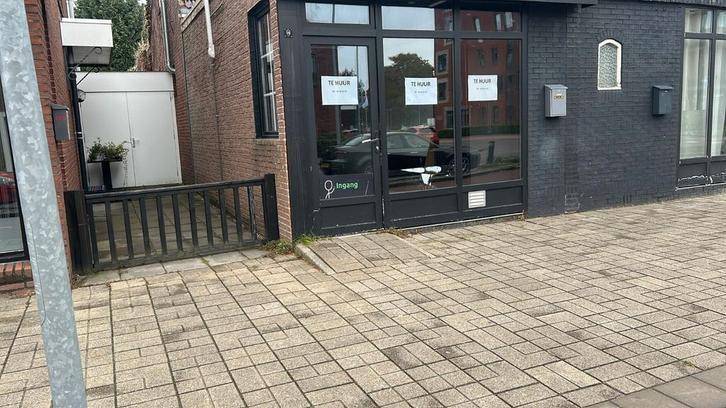 Te huur: Commerciële ruimte in centrum!, Zakelijke goederen, Bedrijfs Onroerend goed, Winkelruimte, Huur