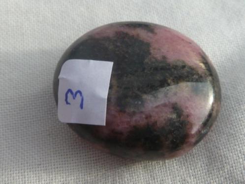 Rhodoniet zak/handsteen(03), Verzamelen, Mineralen en Fossielen, Mineraal, Ophalen of Verzenden