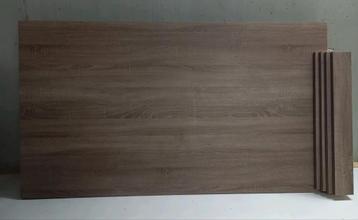 Eettafel - Tafelblad en poten beschikbaar voor biedingen