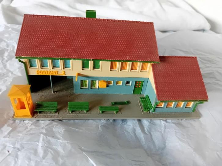 H0 postamt 2 gebouw, treinbaan, Hobby en Vrije tijd, Modeltreinen | H0, Brug, Tunnel of Gebouw, Ophalen of Verzenden