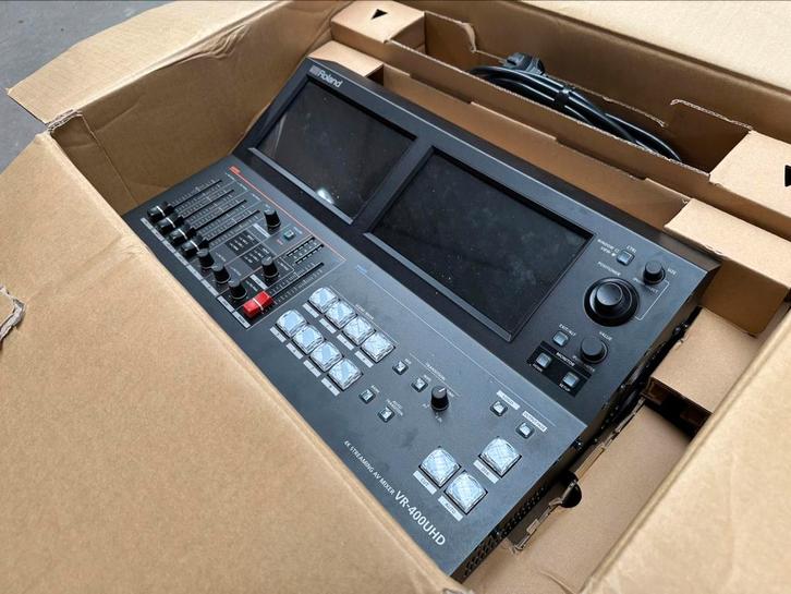 Roland VR-400UHD, Audio, Tv en Foto, Professionele Audio-, Tv- en Video-apparatuur, Video, Ophalen of Verzenden