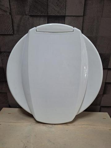 Toiletbril Dometic CTS 4110 beschikbaar voor biedingen