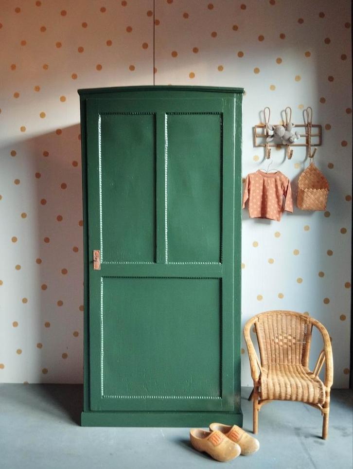 Vintage eendeurskast / smalle kast / 1 deurs kledingkast, Kinderen en Baby's, Kinderkamer | Commodes en Kasten, Zo goed als nieuw
