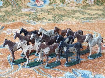 14 paarden mooi antiek speelgoed uit Engeland van tin 1900. beschikbaar voor biedingen