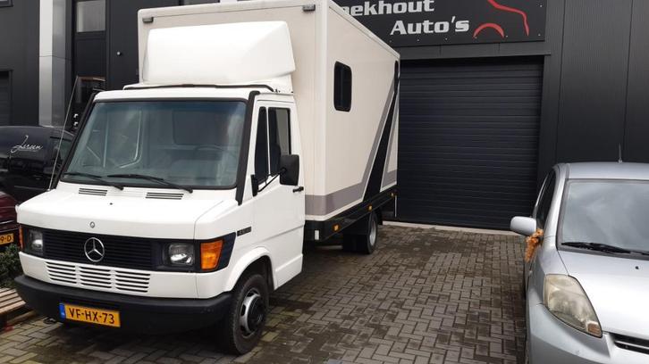 Paarden vrachtwagen Mercerdes- Benz, Dieren en Toebehoren, Paarden en Pony's | Trailers en Aanhangwagens, Gebruikt, 2-paards trailer