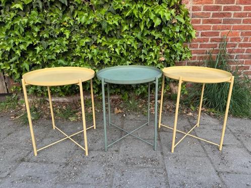 Bijzettafel met dienblad 3 stuks okergeel & groen GLADOM, Huis en Inrichting, Tafels | Bijzettafels, Gebruikt, Rond, 45 tot 60 cm