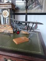 Vintage houten  Schaalmodel Bulldog op houten voet., Hobby en Vrije tijd, Overige merken, Auto, 1:32 tot 1:50, Ophalen of Verzenden