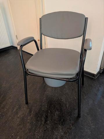 Nette complete postoel, zachte zitting, hoogte verstelbaar beschikbaar voor biedingen