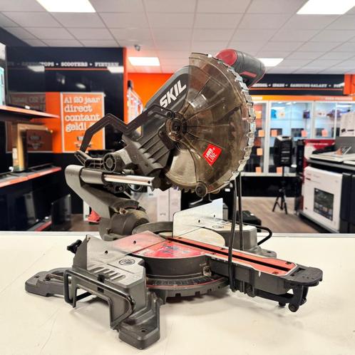 SKIL 1310AA afkortzaag/verstekzaag 216mm met trekfunctie en, Doe-het-zelf en Verbouw, Gereedschap | Zaagmachines, Zo goed als nieuw