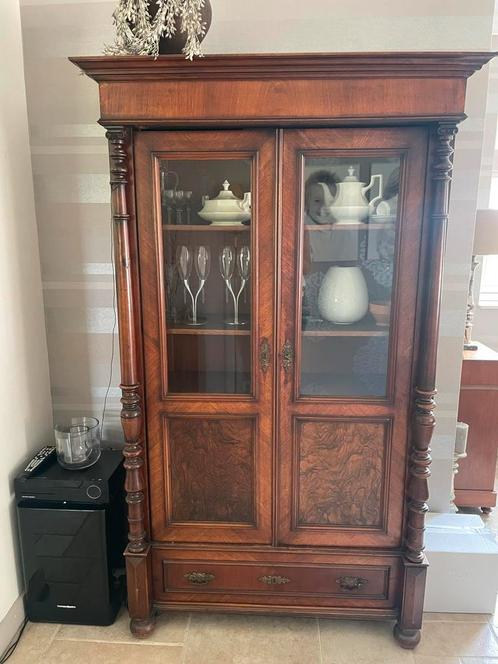 Antieke kast met 2 glasdeuren, Antiek en Kunst, Antiek | Meubels | Kasten, Ophalen of Verzenden
