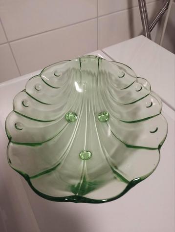 Vintage Hermanova Hut groen geperste schaal  beschikbaar voor biedingen