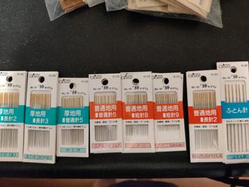 Clover naalden met Japanse tekst (zie beschrijving) beschikbaar voor biedingen
