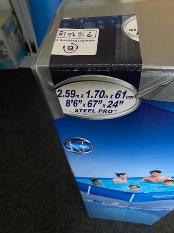 buiten zwembad afm,259*170cm met diepte van 61cm + pomp  beschikbaar voor biedingen