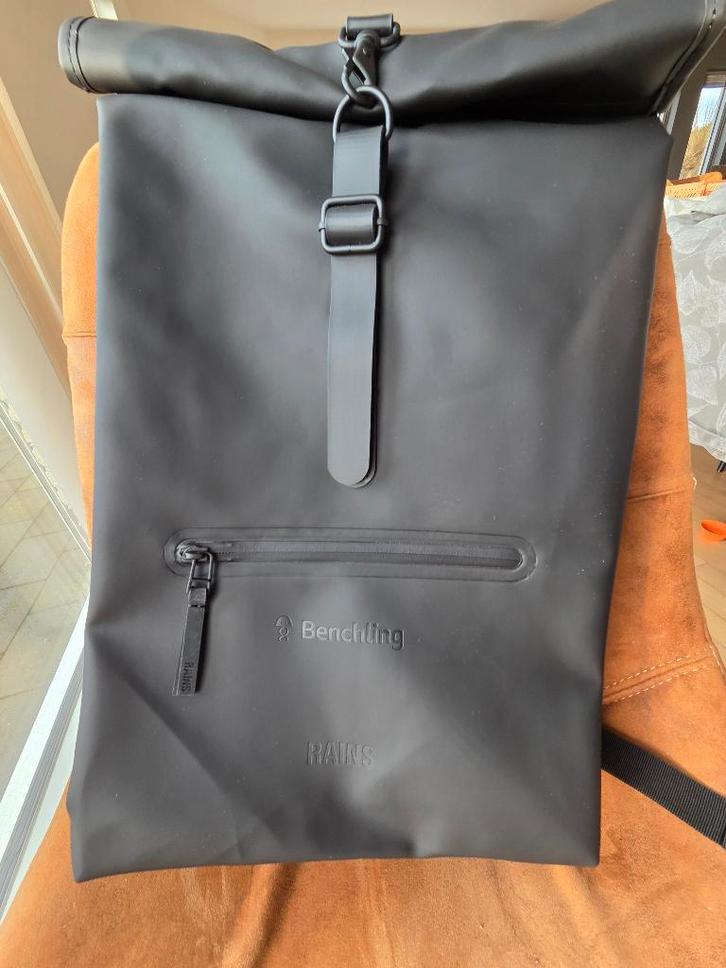 Rolltop rugzak Rains zwart - nieuw, Sieraden, Tassen en Uiterlijk, Tassen | Rugtassen, Nieuw, Overige merken, 25 tot 40 cm, 45 tot 60 cm