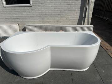 Bad Douchebad in prima staat, inmiddels gedemonteerd beschikbaar voor biedingen