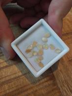 Lot met kleine gele welo opalen, Verzamelen, Mineralen en Fossielen, Ophalen of Verzenden, Mineraal