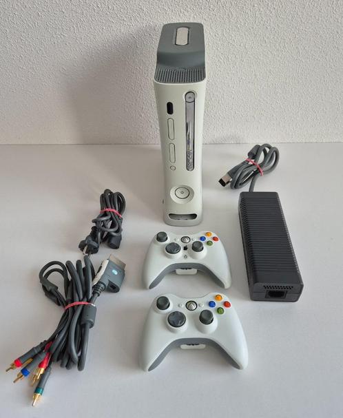 Microsoft Xbox 360 Console Blades Dashboard 2.0.6683.0, Spelcomputers en Games, Spelcomputers | Xbox 360, Gebruikt, 360 S, Met 1 controller