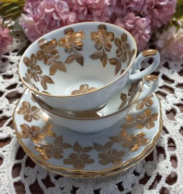Set van 2 mocca-kopjes met schotel, goud bloemen, Winterling beschikbaar voor biedingen