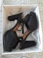 Hakken zwart, Zwart, Ophalen of Verzenden, Zo goed als nieuw, Schoenen met hoge hakken