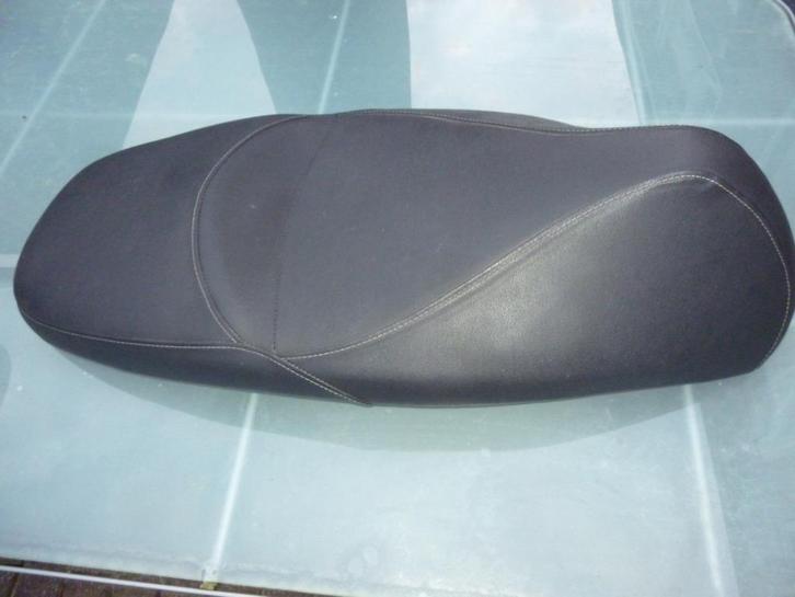 net zadel kymco new people s modeljaar 2018-2023, Fietsen en Brommers, Brommeronderdelen | Algemeen, Gebruikt, Zadel, Ophalen