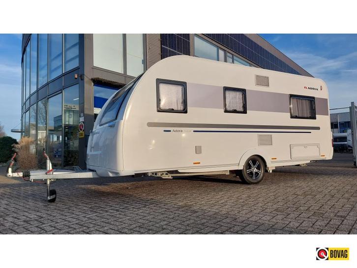 Adria Adora 512 UP ZEER COMPLEET UITGEVOERD, Caravans en Kamperen, Caravans, Bedrijf, tot en met 4, Rondzit, Adria, Lengtebed