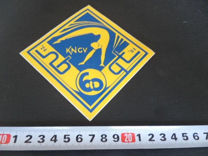 sticker KNGV 60 jaar 1924 - 1984  nb gt, Verzamelen, Stickers, Zo goed als nieuw, Bedrijf of Vereniging, Ophalen