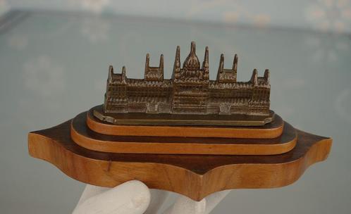 Parlementsgebouw Mooiste van Europa Boedapest. Brons op Hout, Antiek en Kunst, Curiosa en Brocante, Ophalen of Verzenden