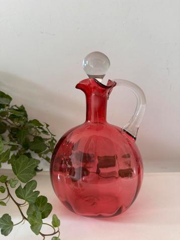 Antiek kristallen karaf canberry glas beschikbaar voor biedingen