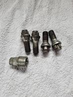 Anti diefstal wielbouten, Ophalen, Gebruikt