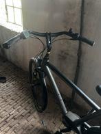 Trek district+ zwarte elektrische fiets, Fietsen en Brommers, Elektrische fietsen, Ophalen, Gebruikt, 30 tot 50 km per accu, Overige merken