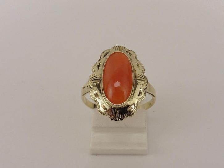 Gouden damesring met bloedkoraal                         G61, Sieraden, Tassen en Uiterlijk, Ringen, Gebruikt, Dame, 18 tot 19