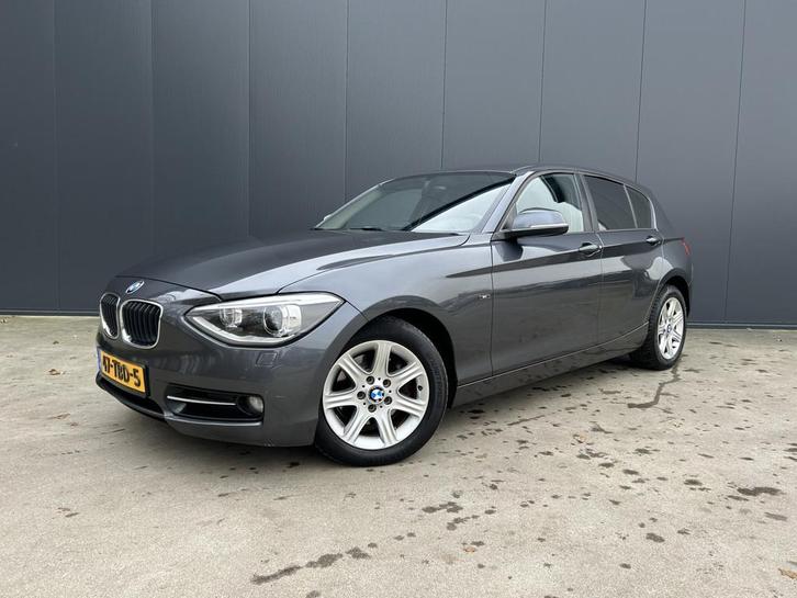 BMW 1-serie 118i AUTOMAAT XENON NAVI AIRCO (bj 2011), Auto's, BMW, Te koop, 1-Serie, ABS, Airbags, Airconditioning, Alarm, Bluetooth