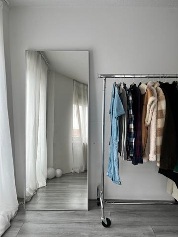 Hovet Mirror Aluminium (Silver) from IKEA beschikbaar voor biedingen