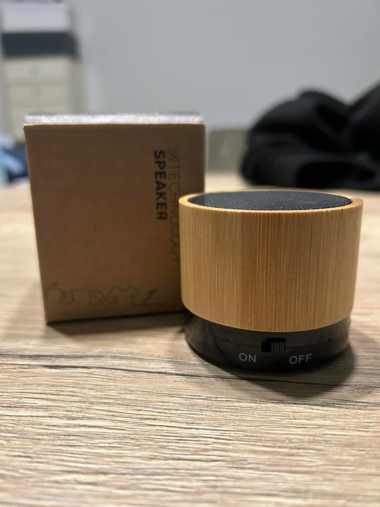 Mini speaker, Ophalen of Verzenden, Zo goed als nieuw