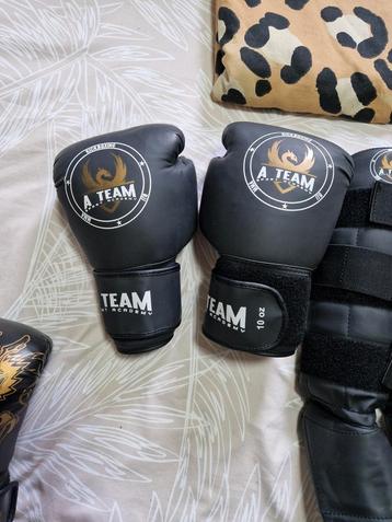 (Nieuw!)Kickboks setje (handschoenen,scheendekkers) beschikbaar voor biedingen