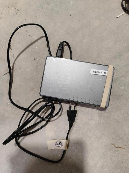3Com OfficeConnect Switch 8 - 3C16791, Computers en Software, Netwerk switches, Gebruikt, Ophalen of Verzenden