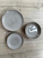 Borden servies beige kwantum, Ophalen, Gebruikt, Bord