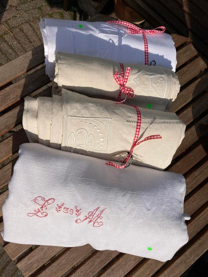 Twee linnen lakens uit Frankrijk, Antiek en Kunst, Antiek | Kleden en Textiel, Ophalen of Verzenden