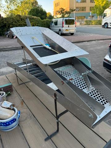 Highbank Div.Tweedehands sluisbox waterpomp beschikbaar voor biedingen