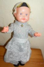 C46 oude friese klederdracht pop hoog 34 cm, Ophalen of Verzenden, Gebruikt