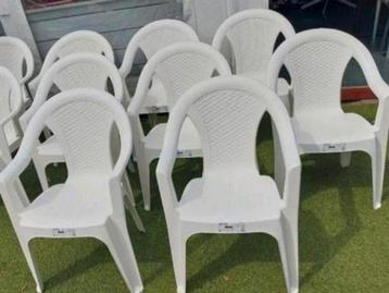 Nieuw 8 Mooie Stevige  Stapelbare Tuinstoelen  beschikbaar voor biedingen