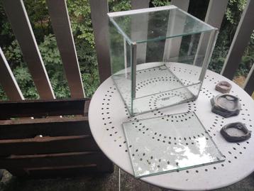 Terrarium 26 x 26 x 26 cm beschikbaar voor biedingen